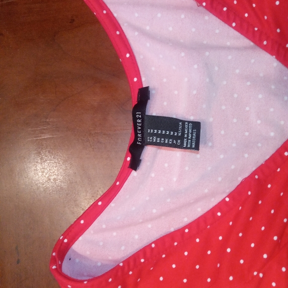 Red polka dot crop top - Picture 2 of 3